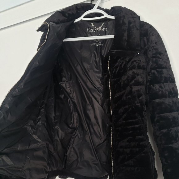 Calvin Klein - Picture 3 of 4